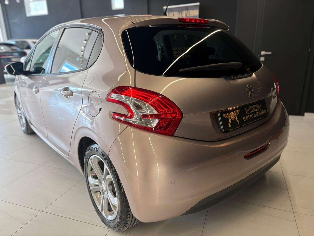 Peugeot 208 1.4 HDi 68 CV 5 porte Allure
