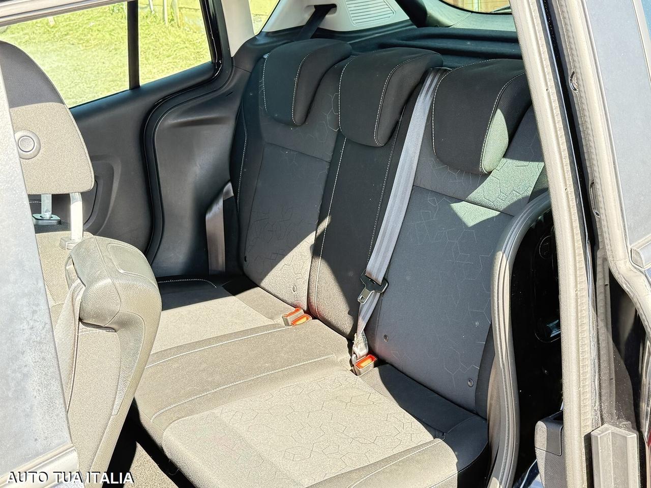 FORD B MAX ADATTA NEOPATENTATI