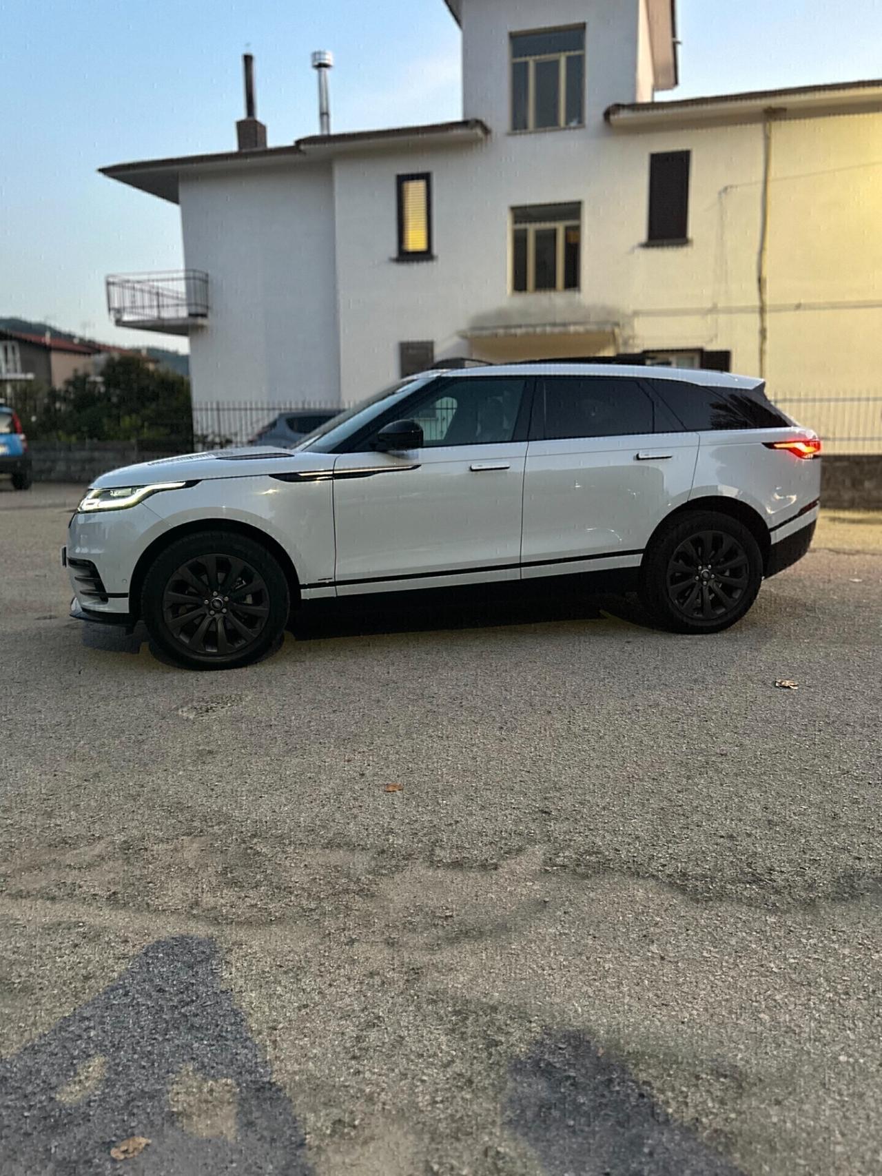 Range Rover Velar 2.0D 180 CV R-Dynamic SE tetto panoramico