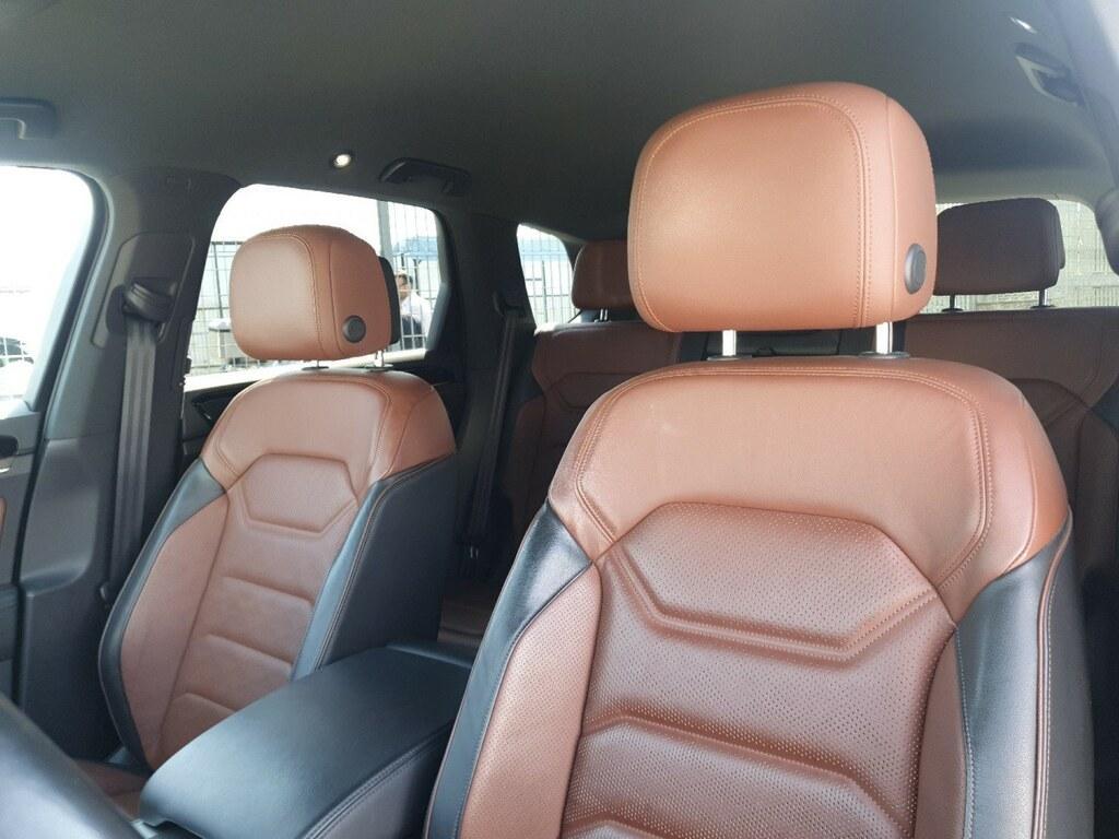 Volkswagen Touareg 3.0 TDI SCR Elegance R-Line Exterior Pack 4Motion Tiptronic