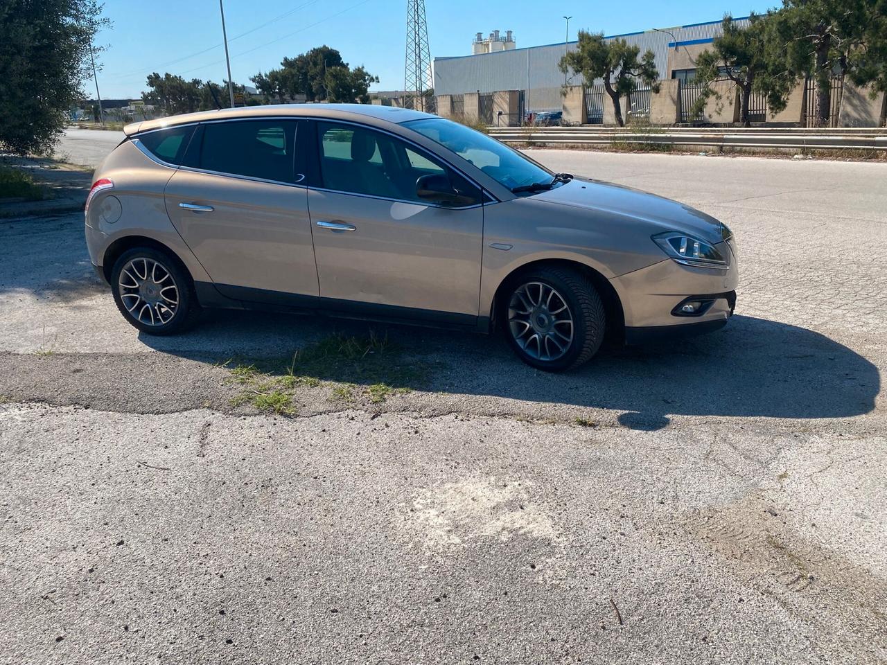 Lancia Delta 1.6 MJT DPF Selectronic Oro