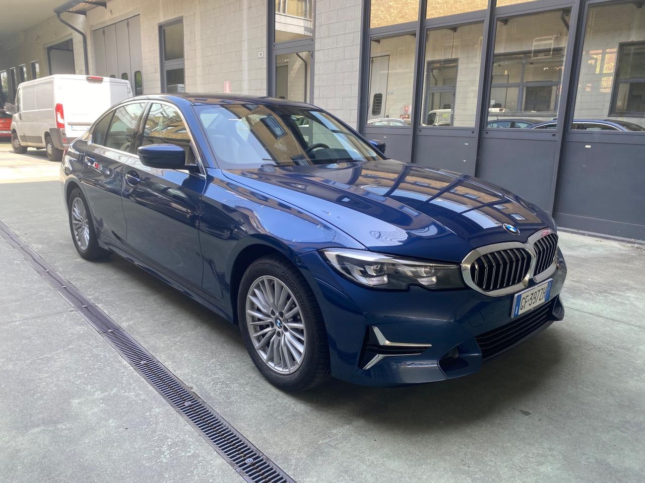Bmw 330 330i xDrive Luxury