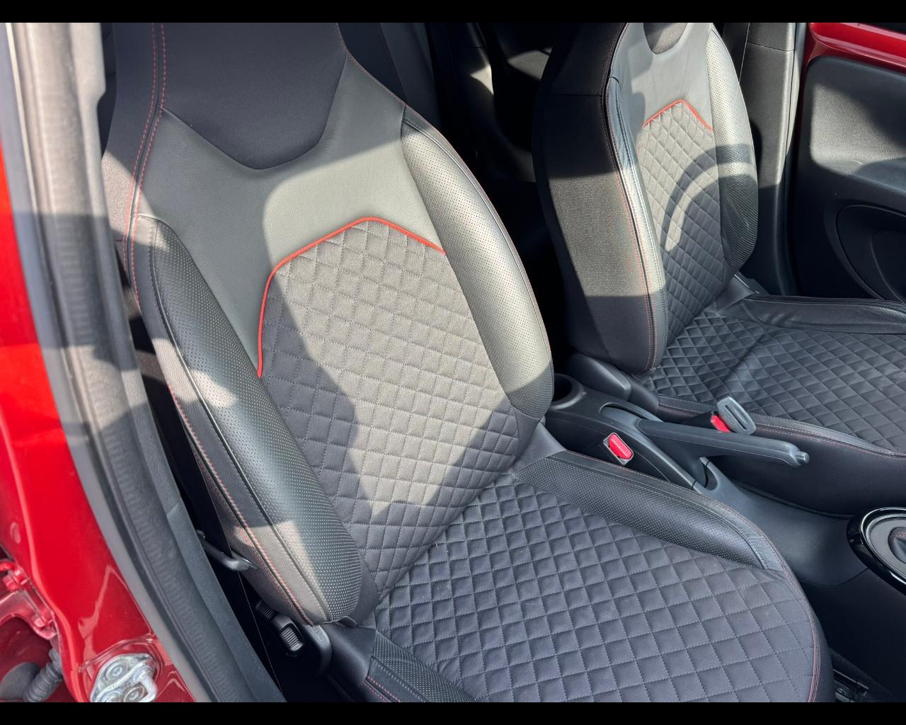 TOYOTA Aygo X - Aygo X 1.0 VVT-i 72 CV 5 porte Lounge S-CVT