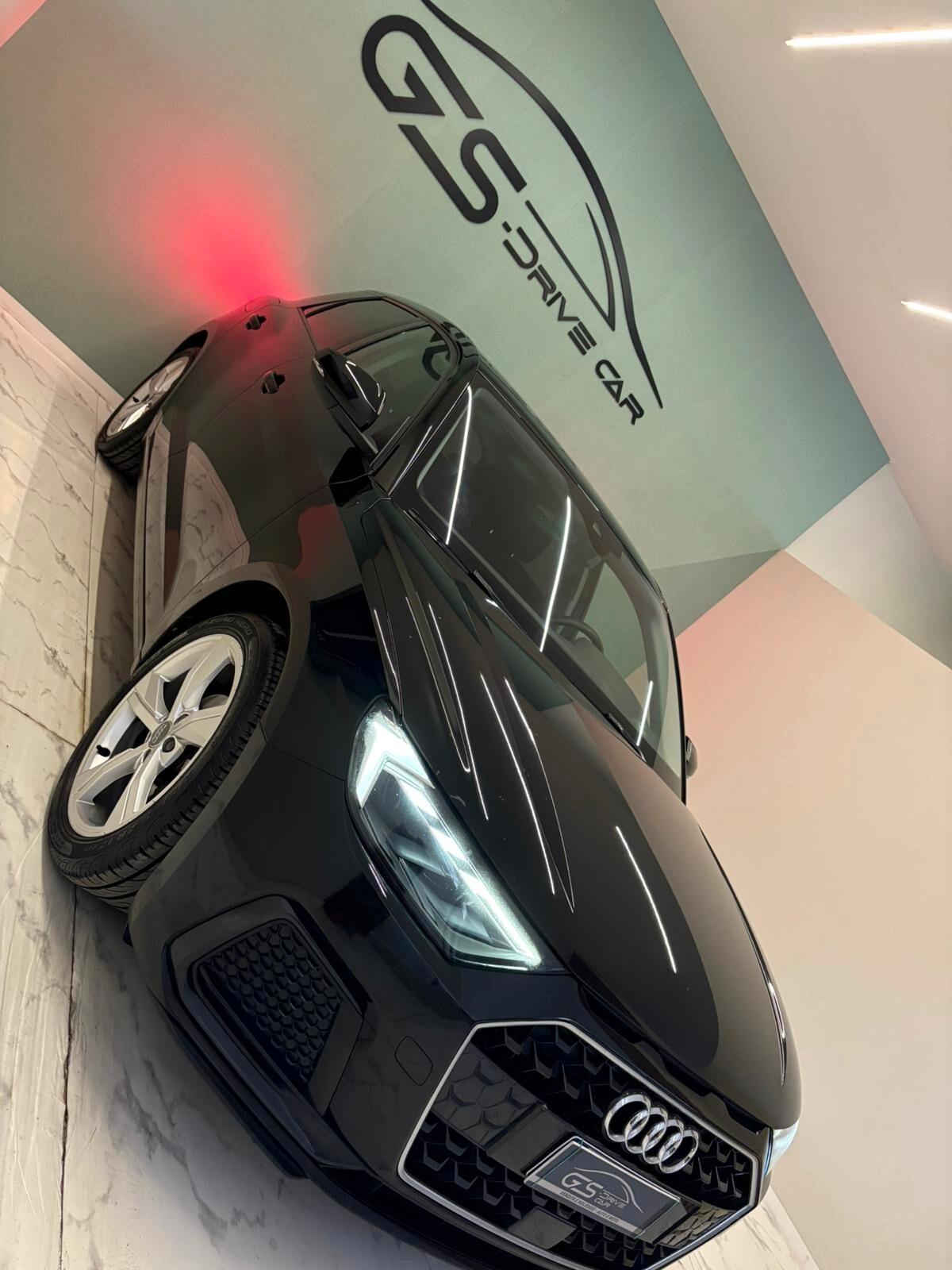 Audi A1 Sportback 30 1.0 TFSI 116cv IDENTITY BLACK