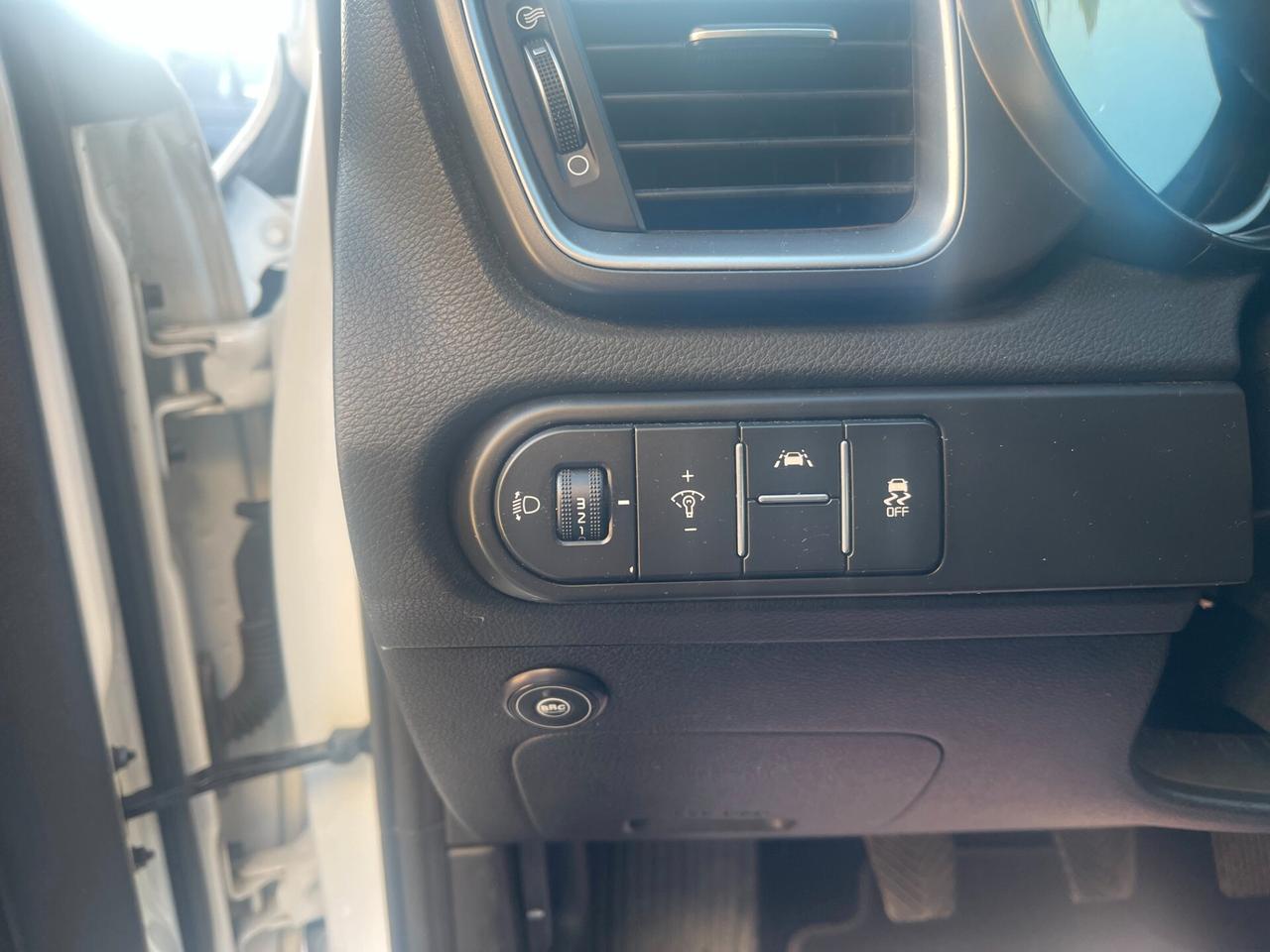 Kia Ceed 1.4 MPi GPL SW Business Class NEO PATENTATI