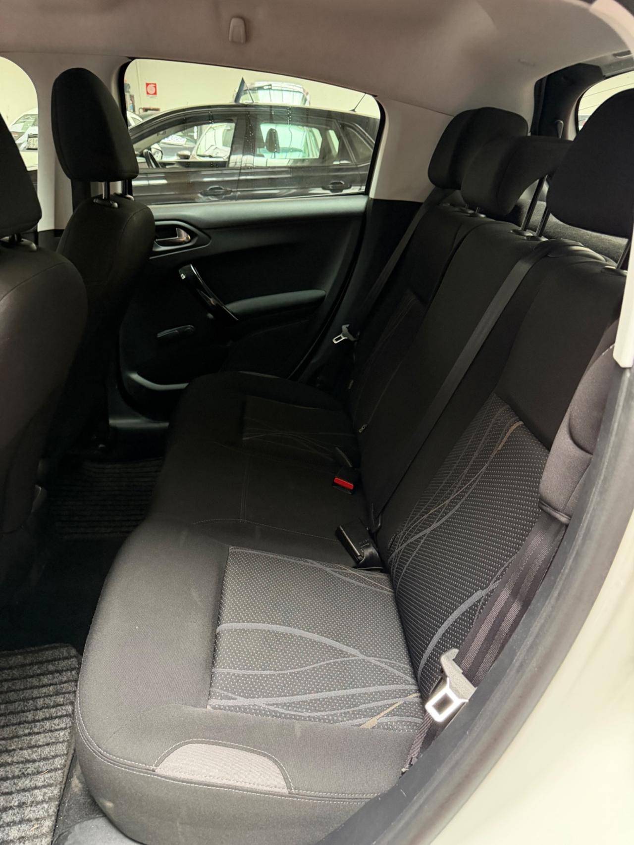 Peugeot 208 1.2 Neopatentati Euro 5