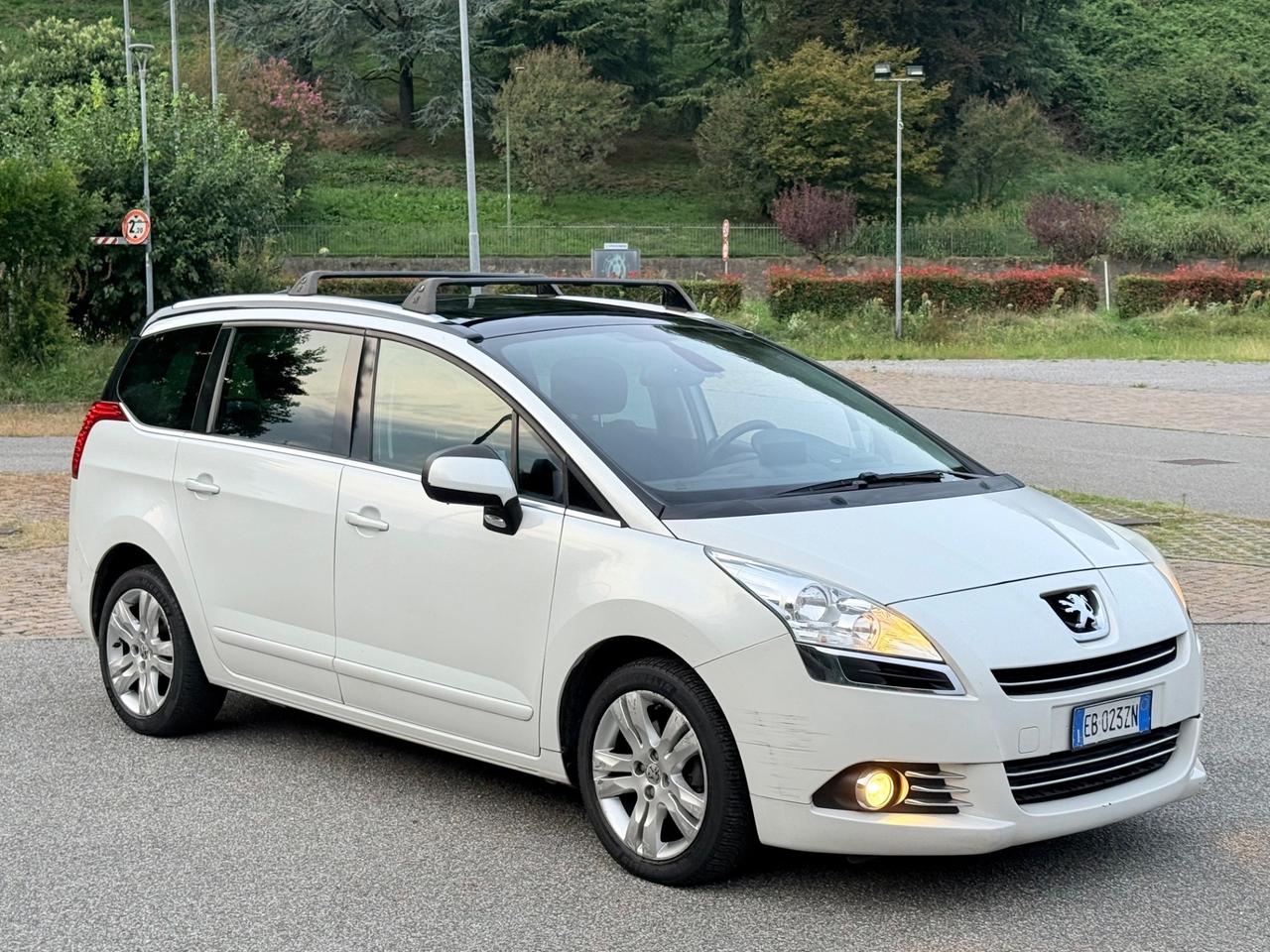 Peugeot 5008 2.0 HDi 150CV full optional