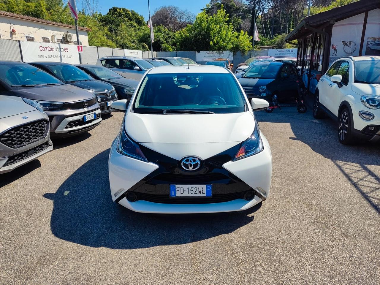 Toyota Aygo 1.0 VVT-i 69 CV 5 porte x-clusiv