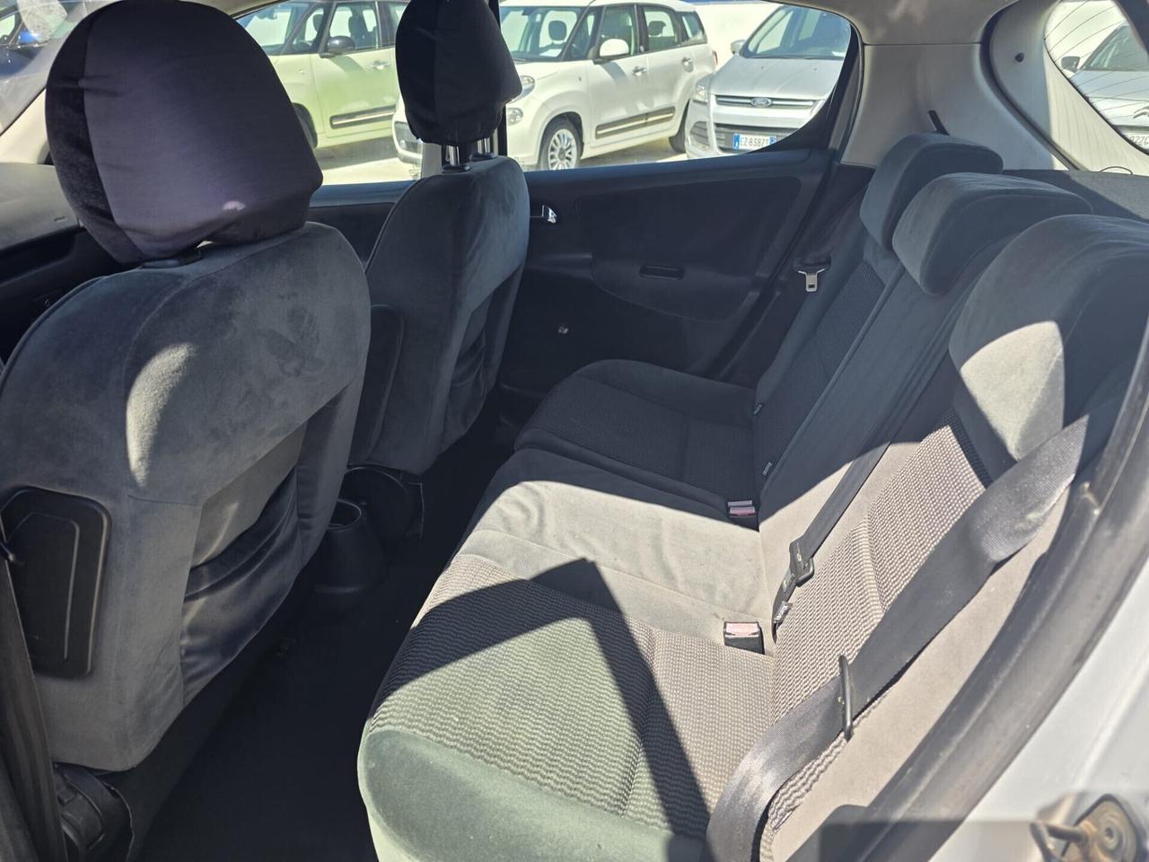 Peugeot 207 1.4 HDi 70CV 5p. XT