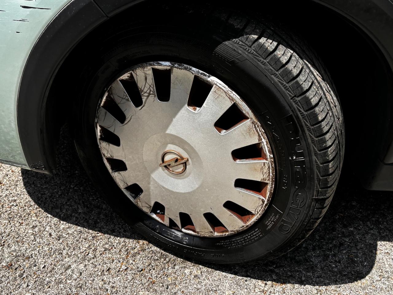 Opel Corsa 1.2i 16V cat 3 porte