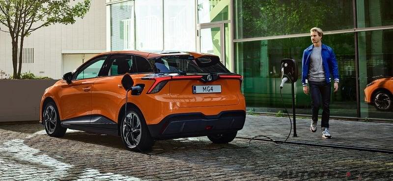 MG MG4 NUOVA MG4 E Standard 49 KWh TUA DA € 20200!! DETAX