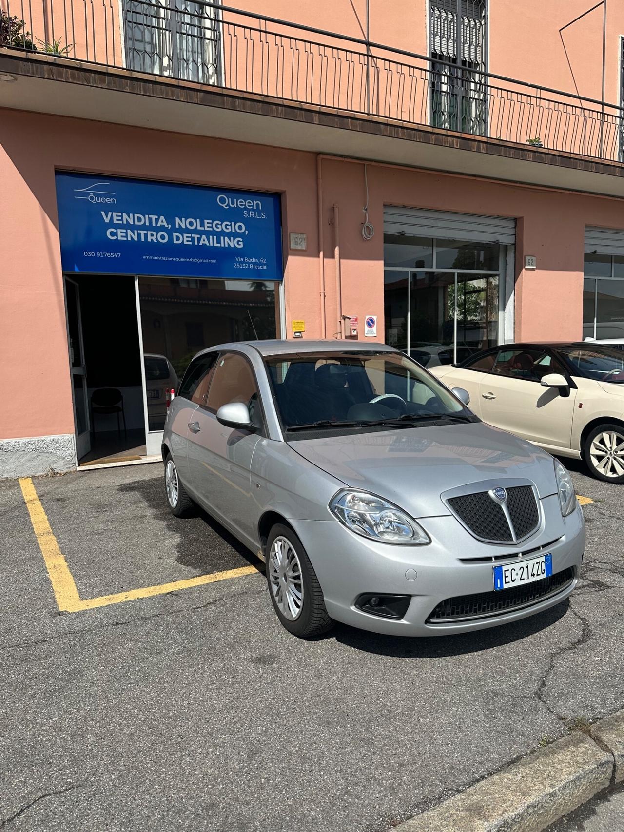 Lancia Ypsilon 1.4 16V Platino