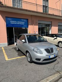 Lancia Ypsilon 1.4 16V Platino