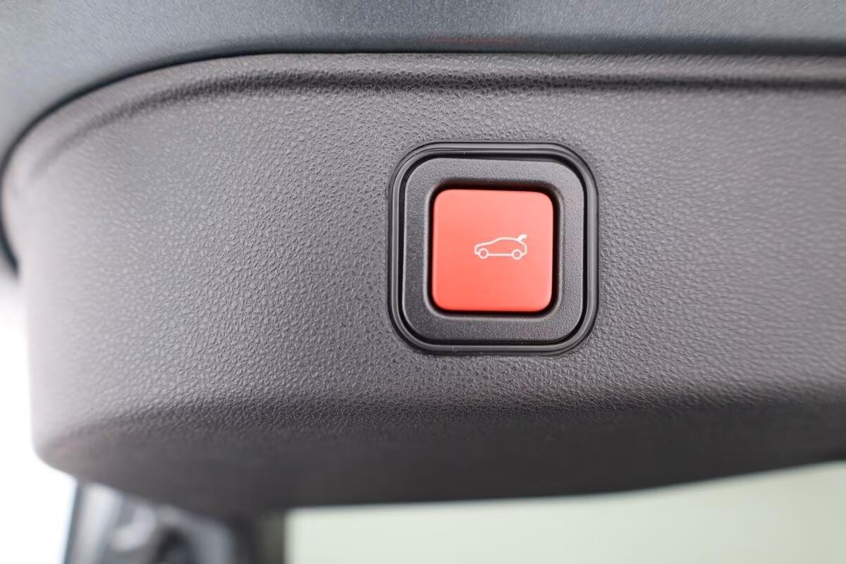 Alfa Romeo Junior 1.2 145CV Hybrid eDCT6 Speciale