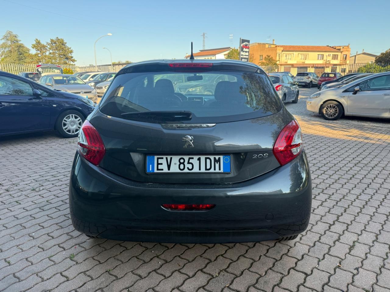 Peugeot 208 1.4 HDi 68 CV 5 porte Allure