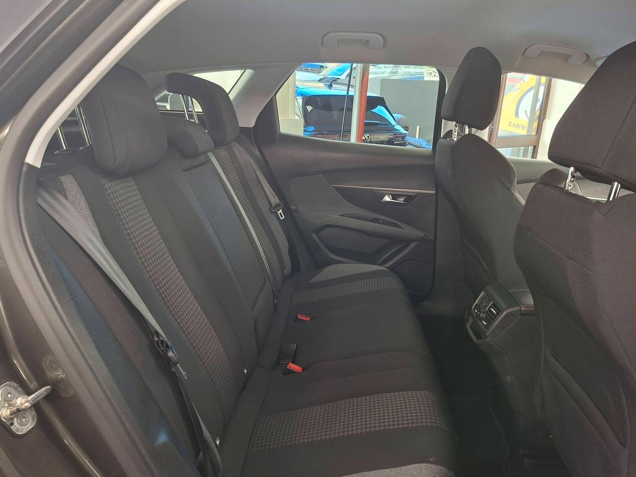 Peugeot 3008 BlueHDi 130 S&S EAT8 Business