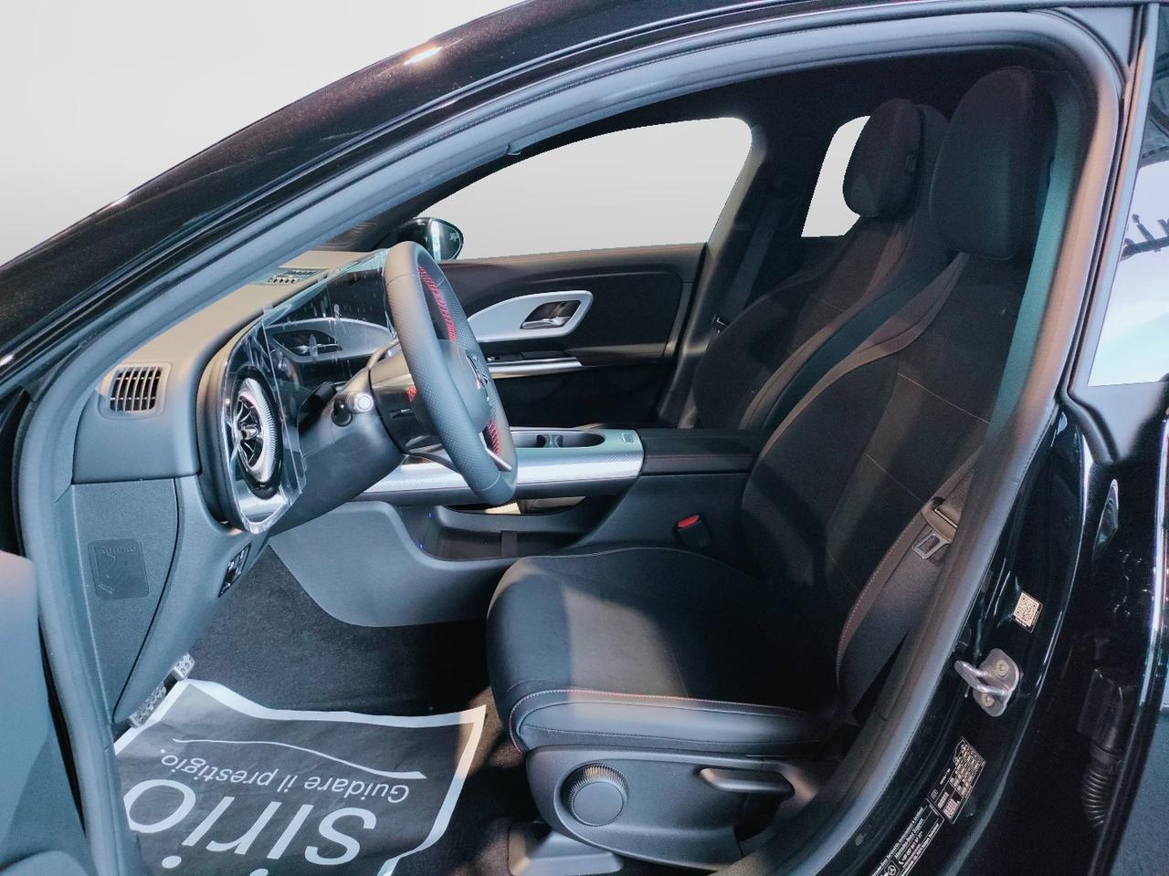 Mercedes-Benz CLA 250+ con tecnologia EQ