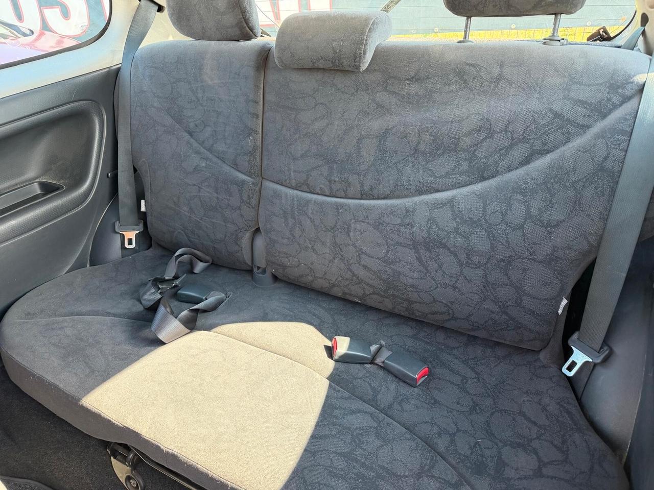 Toyota Yaris 1.4 tdi D-4D cat 3 porte Sol-2005