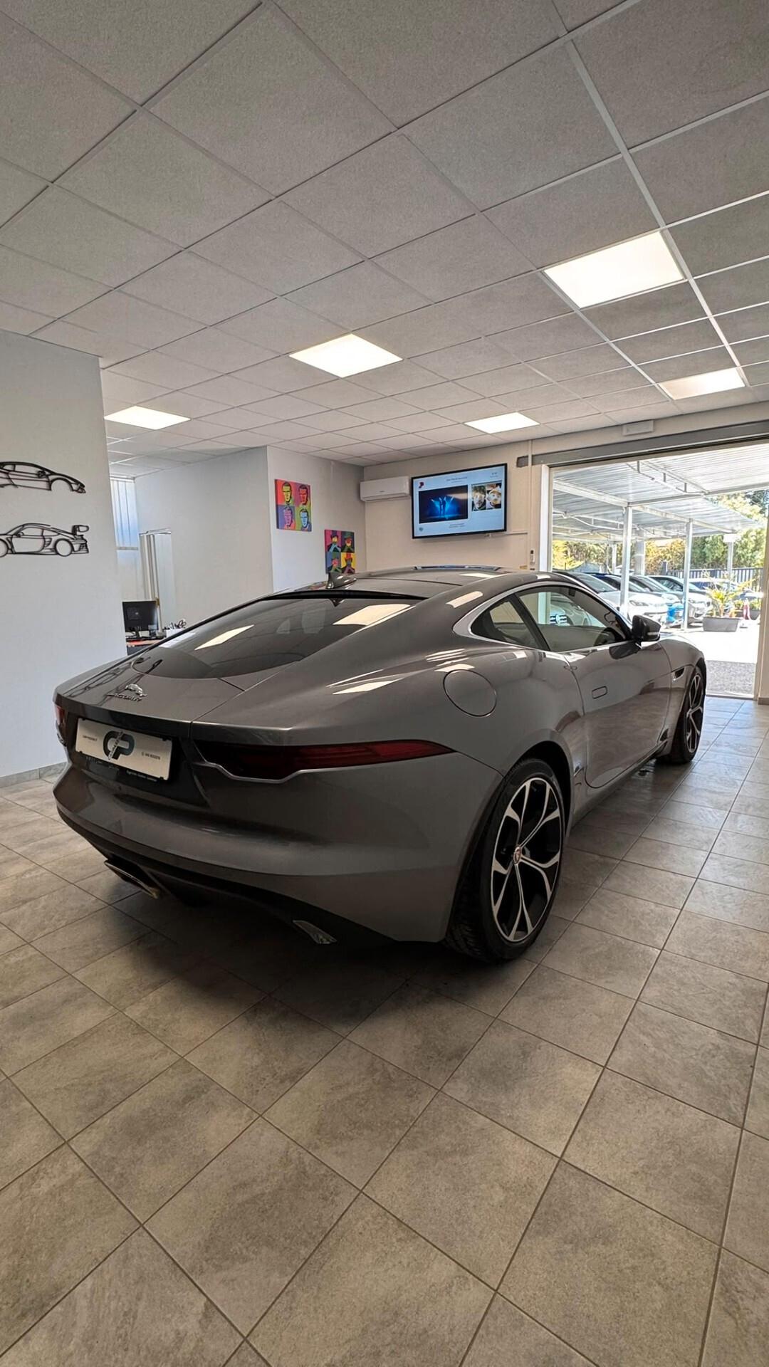 Jaguar F-Type 2.0 aut. Coupé R-Dynamic Black