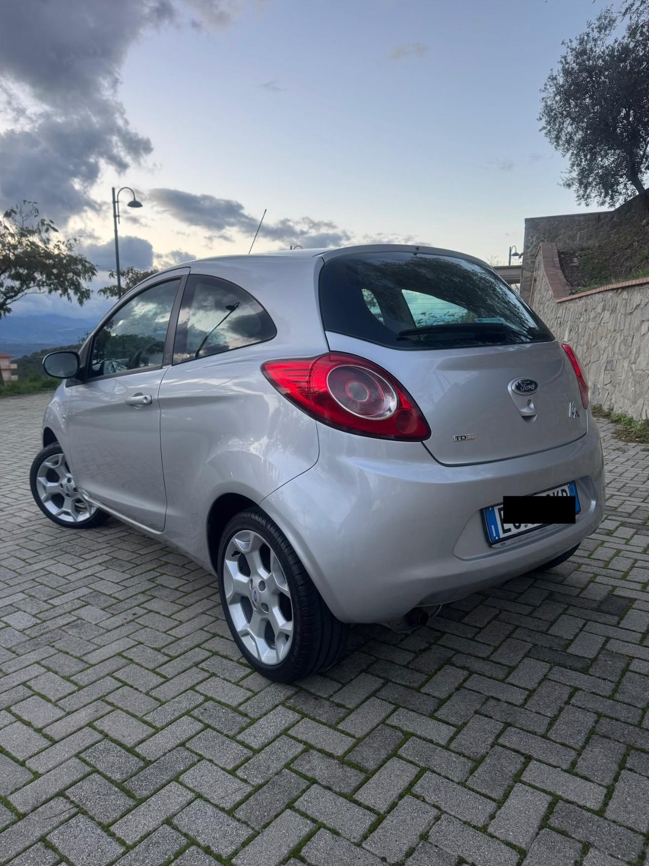 Ford Ka 1.3 Multijet 75CV *TITANIUM* 2010