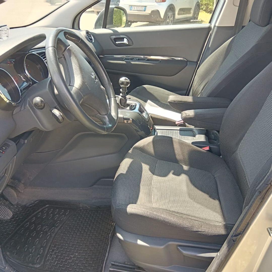 Peugeot 5008 1.6 HDi 112CV Premium *7 POSTI*