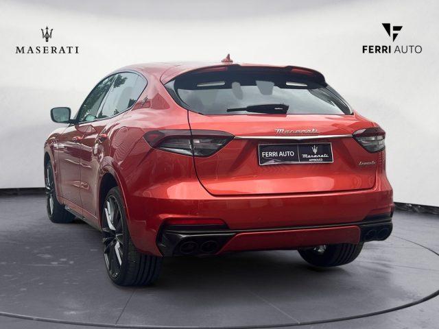 MASERATI Levante V8 580 CV AWD Trofeo