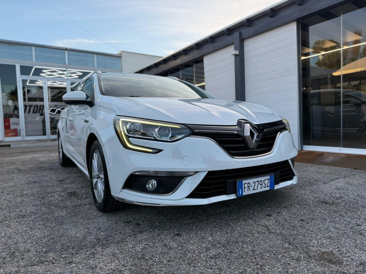 RENAULT Mégane Sporter dCi 8V 110 CV Energy Bus.