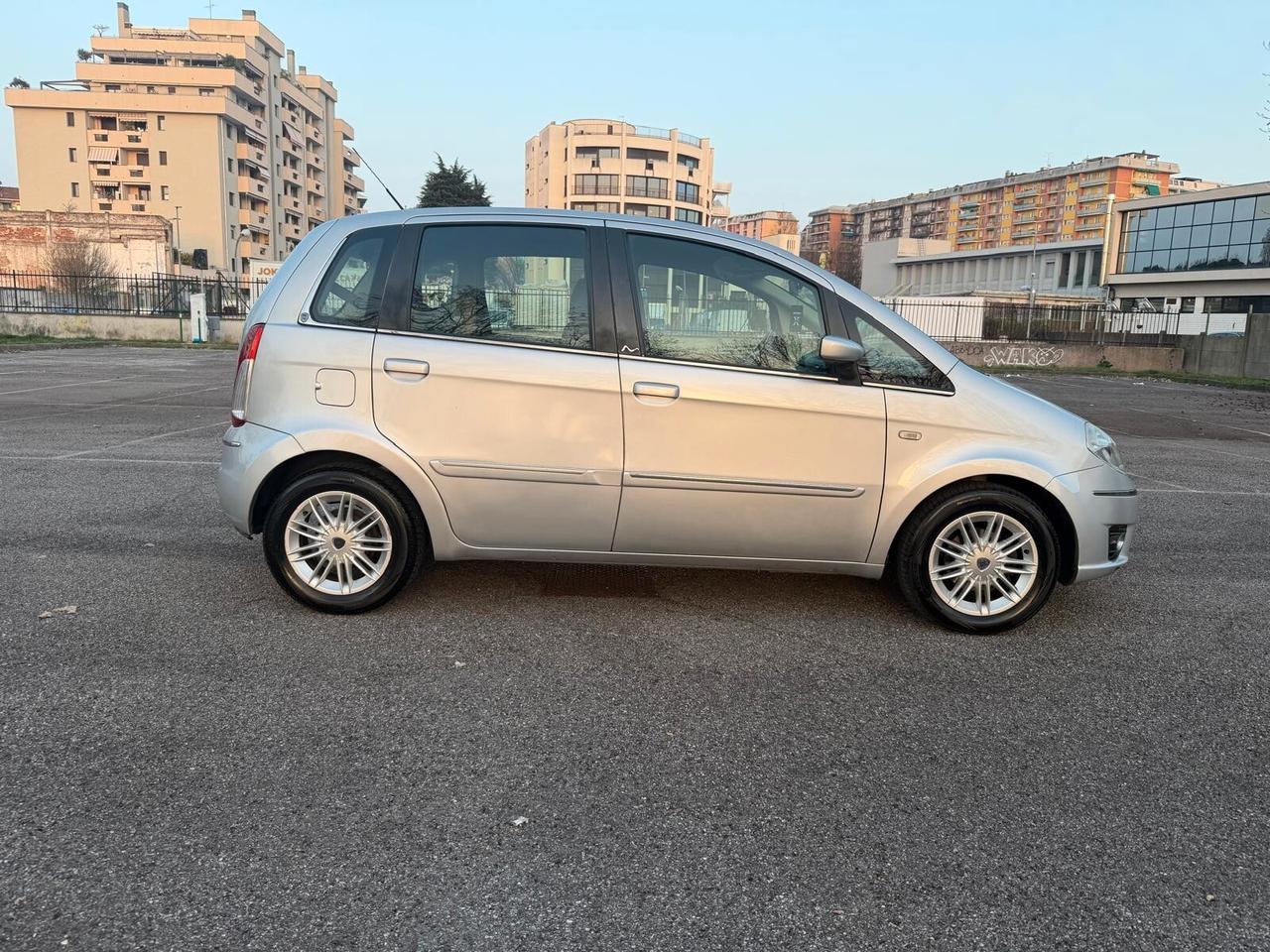 Lancia MUSA 1.4 16V Poltrona Frau