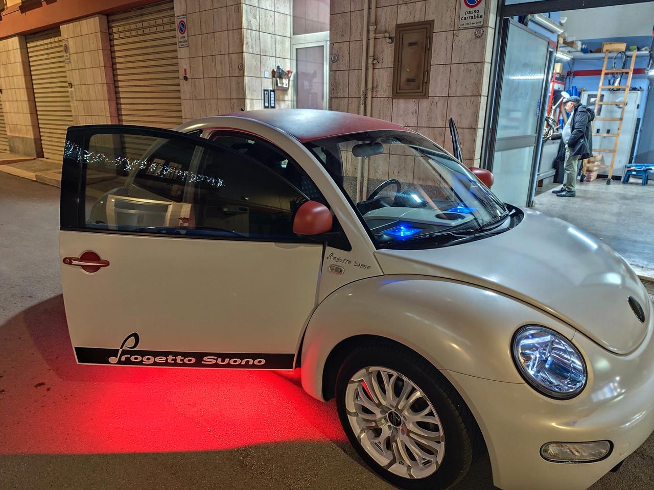 Volkswagen New Beetle AUTO Demo ALPINE, SOUND QUALITY, WRAPPATA, PARI AL NUOVO