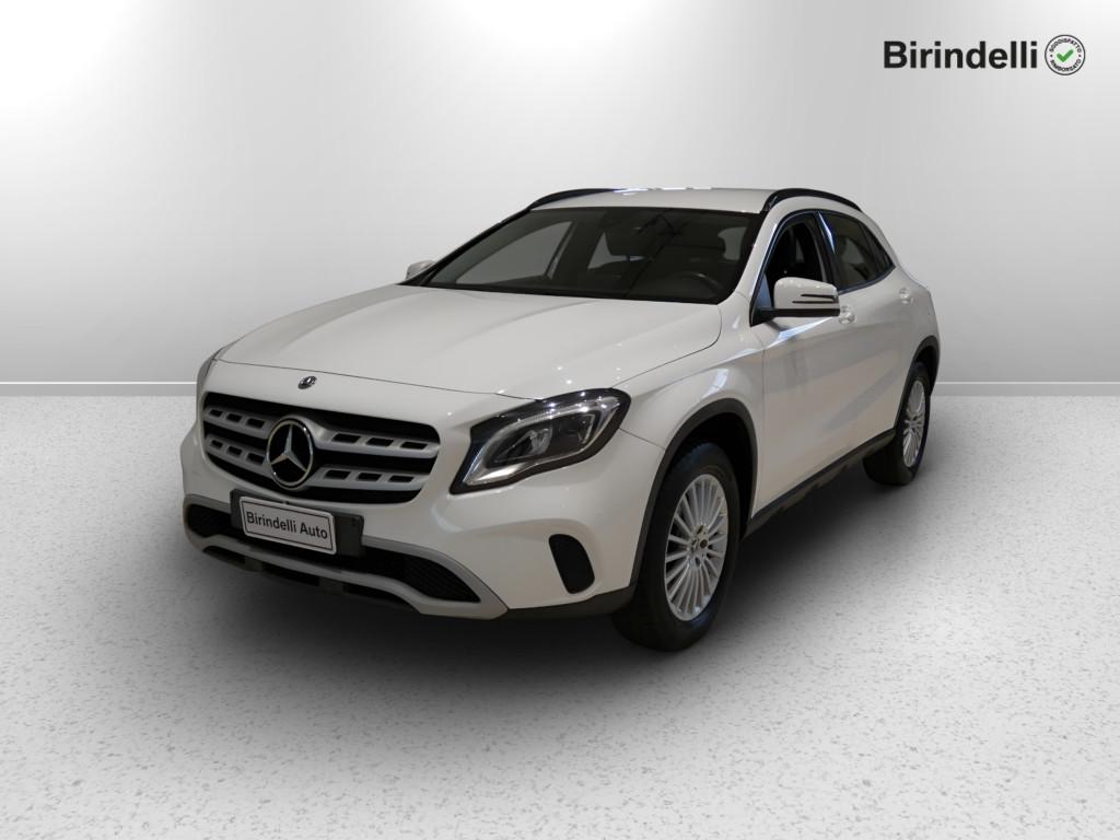 Mercedes-Benz GLA (X156) - GLA 200 d Automatic Business