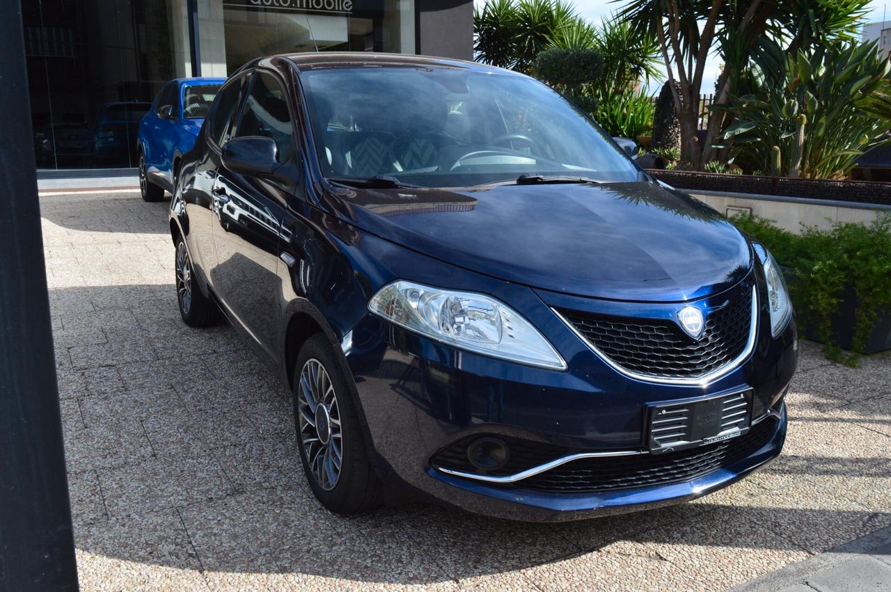 Lancia Ypsilon 1.2 69 CV 5 porte Silver