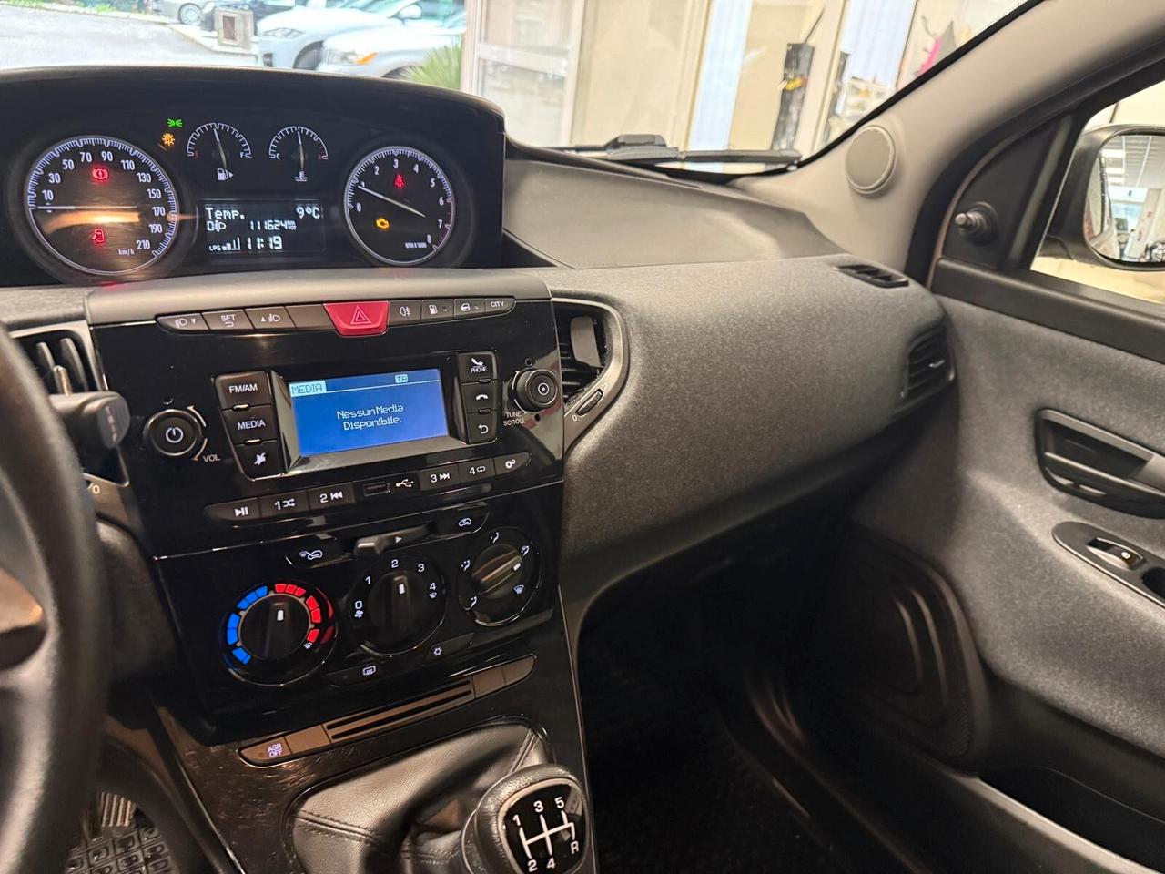 Lancia Ypsilon 1.2 69 CV 5 porte GPL Ecochic Gold