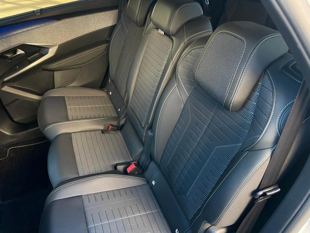 Peugeot 5008 Hybrid 145 e-DCS6 GT