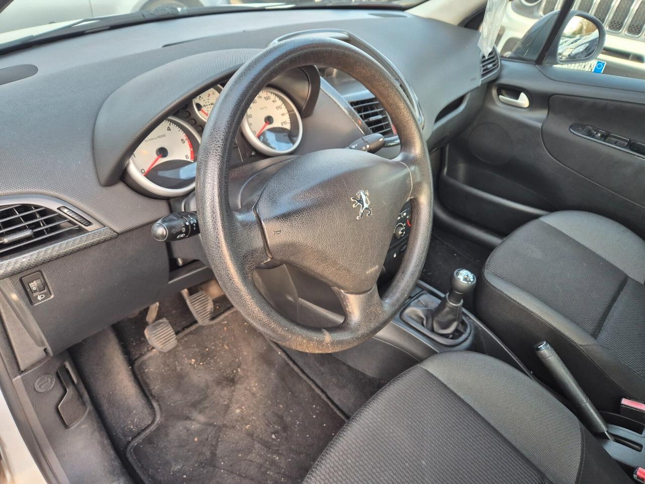 Peugeot 207 1.4 HDi 70CV FAP 5p. X Line