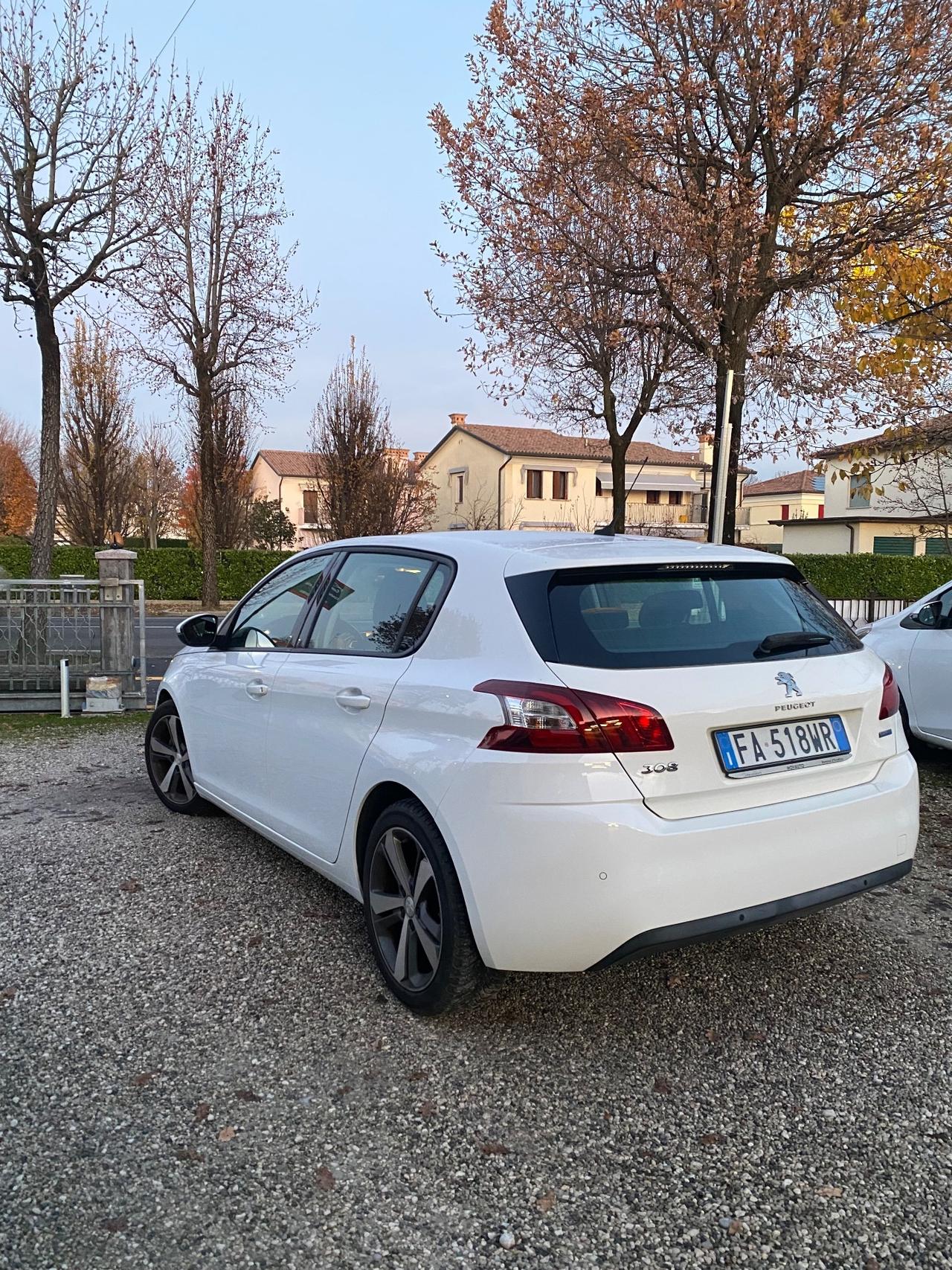 Peugeot 308 BlueHDi 100 S&S Active