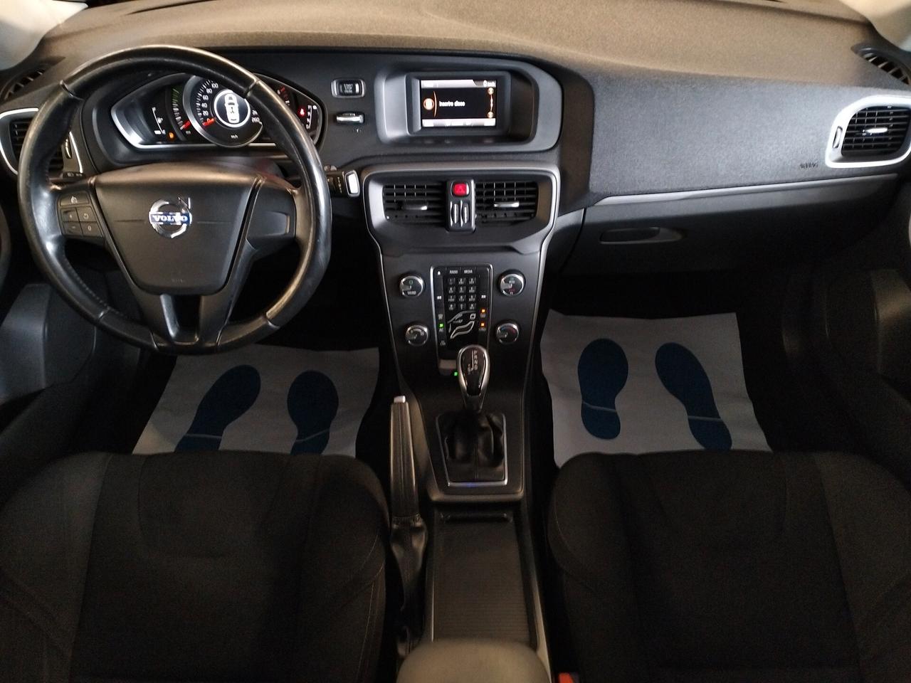 Volvo V40 1.6 d2 automatico - NEOPATENTATI