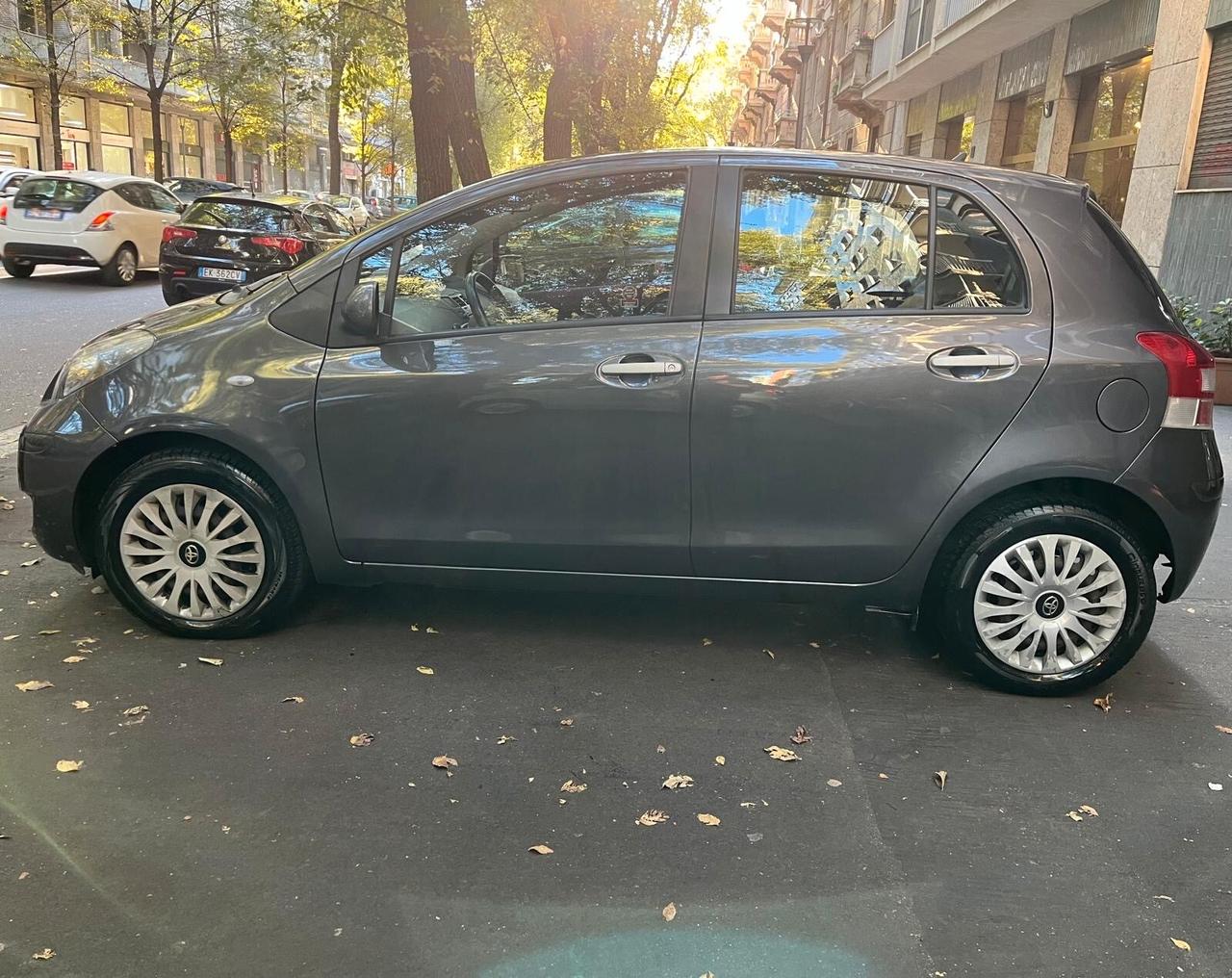 Toyota Yaris 1.0 5 porte Sol