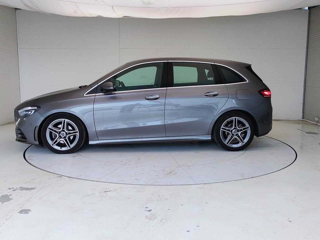 Mercedes-Benz Classe B - W247 2023 - B 180 d AMG Line Advanced Plus auto