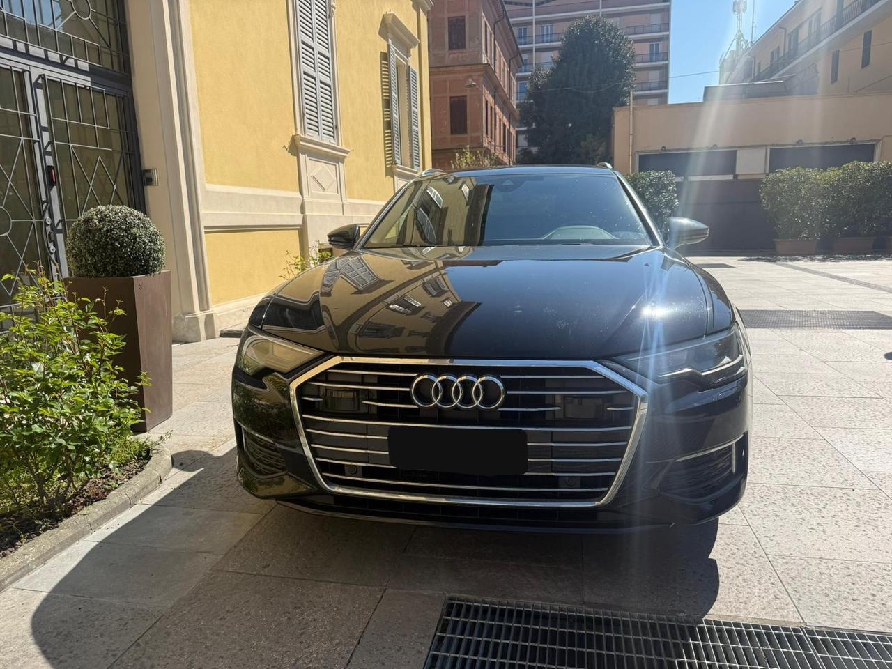 Audi A6 Avant 40 2.0 TDI S tronic Business Design Tetto Panoramico Pelle 204cv