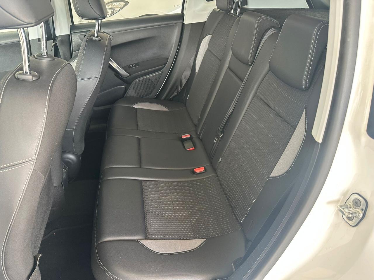 Peugeot 2008 BlueHDi 100 Allure 2016