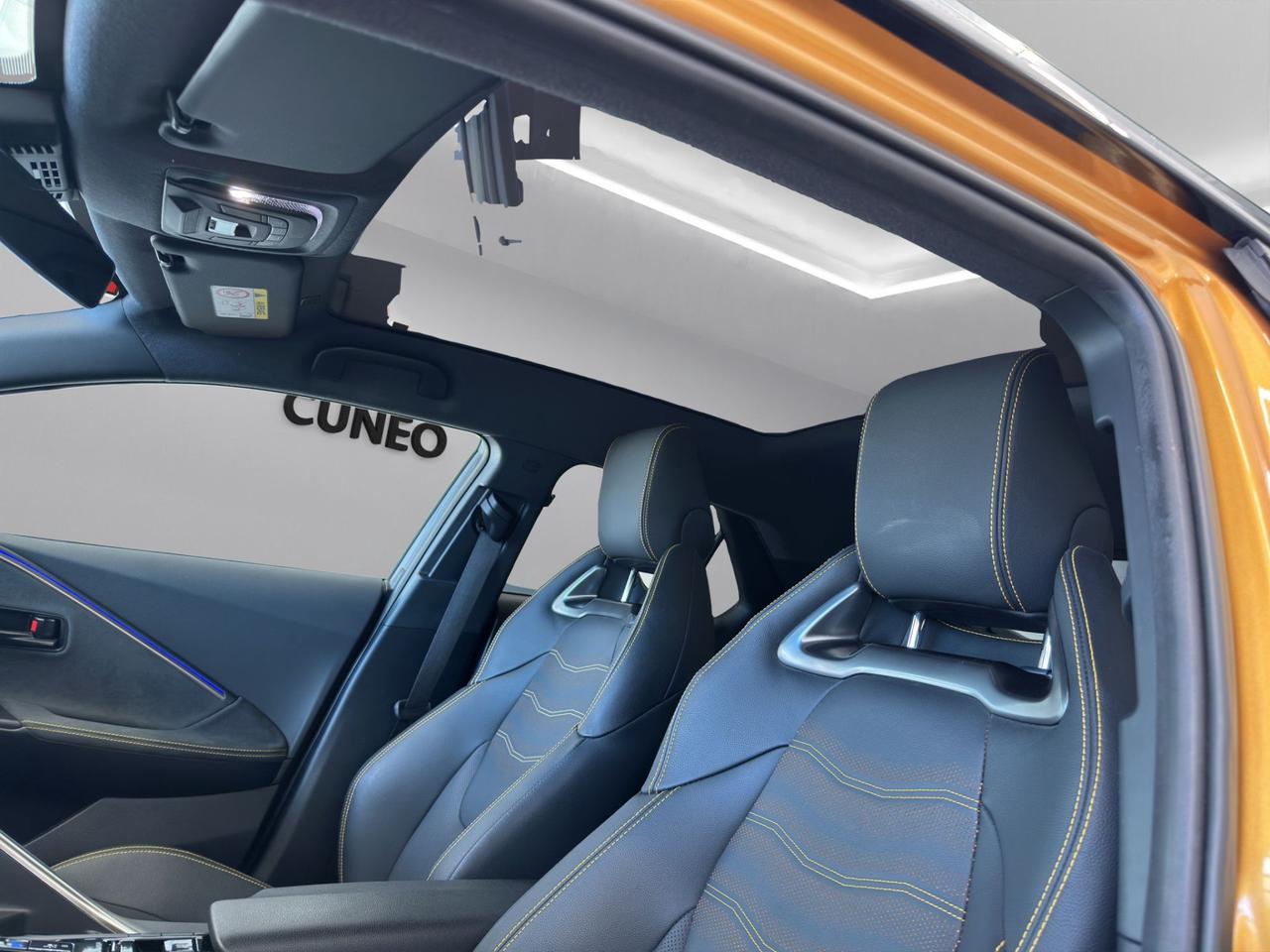 Toyota C-HR 2.0 phev Lounge Premiere fwd e-cvt