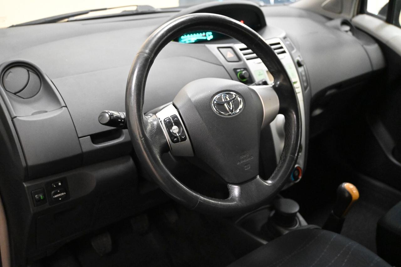 TOYOTA Yaris 2ª serie Yaris 1.0 5 porte Sol