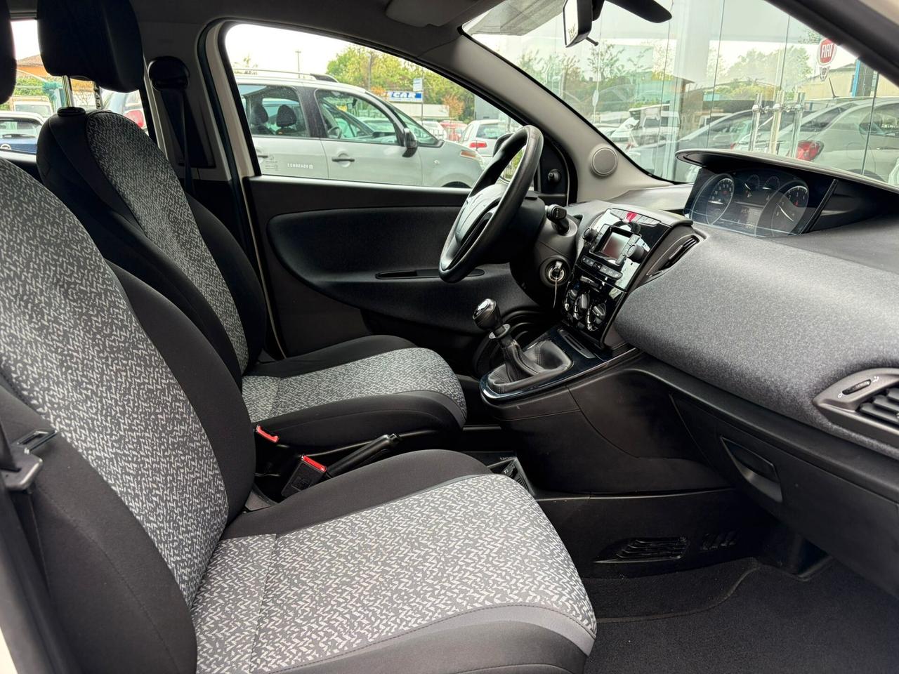 Lancia Ypsilon 1.2 69 CV 5 porte GPL Ecochic Elefantino Blu