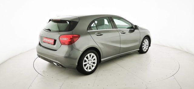 MERCEDES-BENZ A 220 d Automatic Business