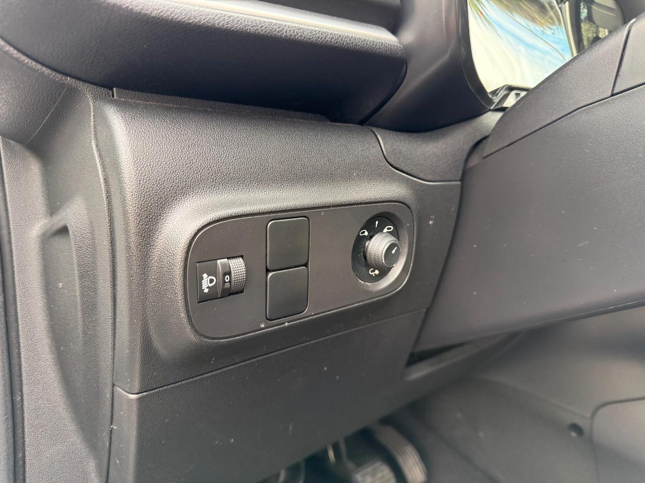 Citroen C3 83cv Benzina 5 porte Shine Navi bicolor pdc