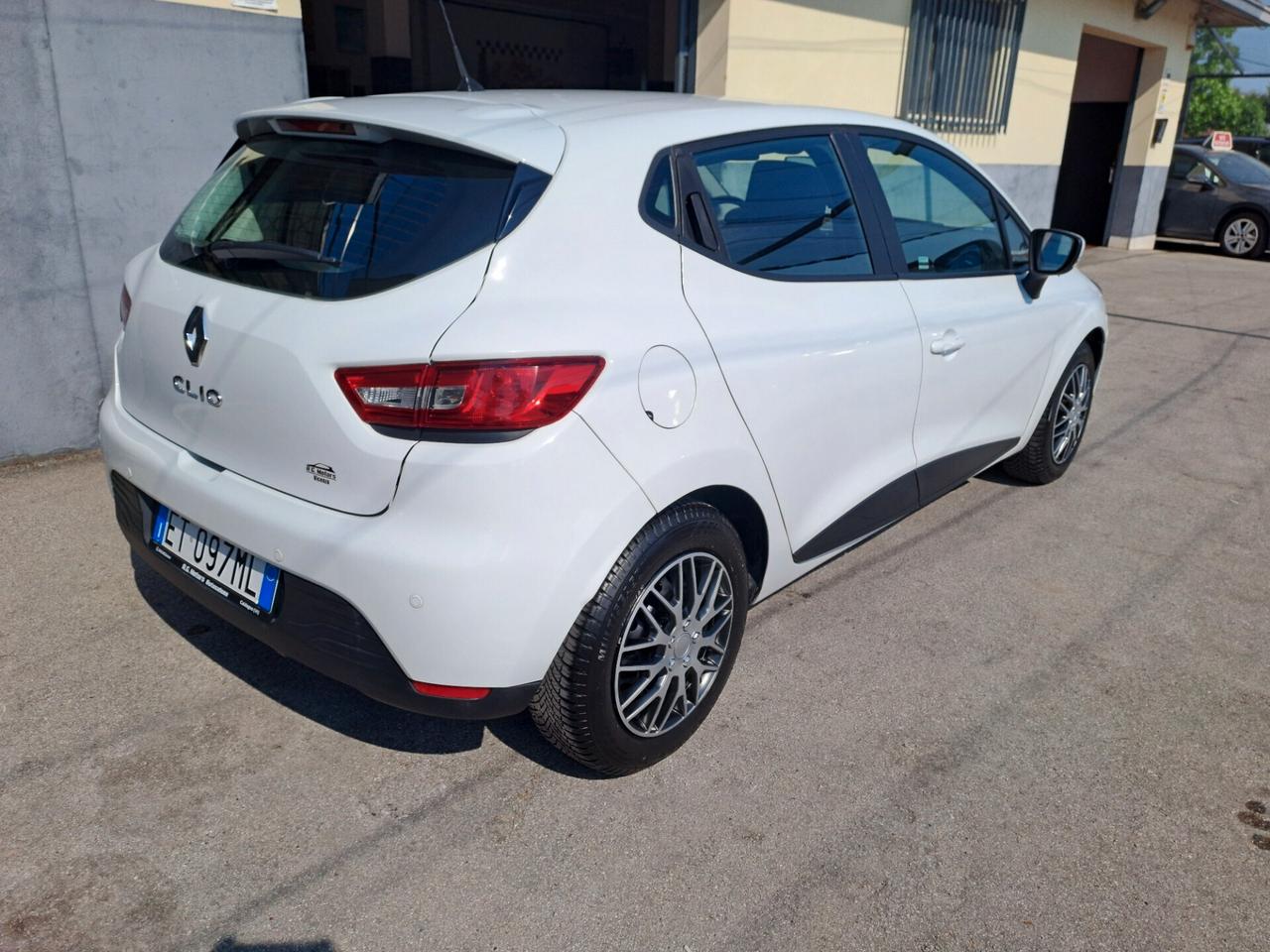 Renault Clio 1.2 75CV 5p OK NEOPATENTATI
