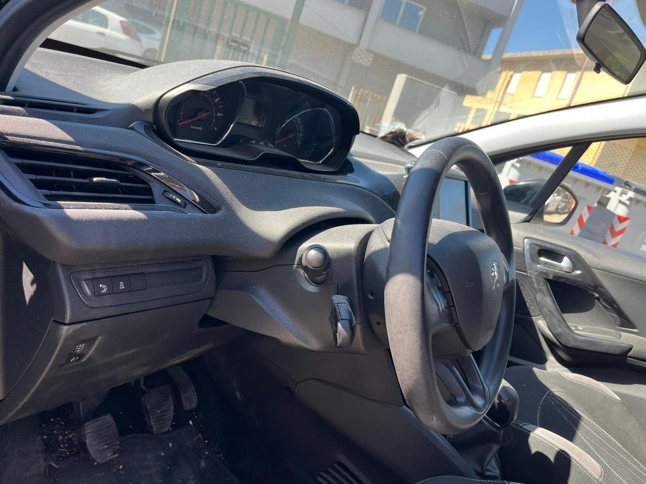 Peugeot 208 1.2 VTi 5p allure ( LEGGERE )