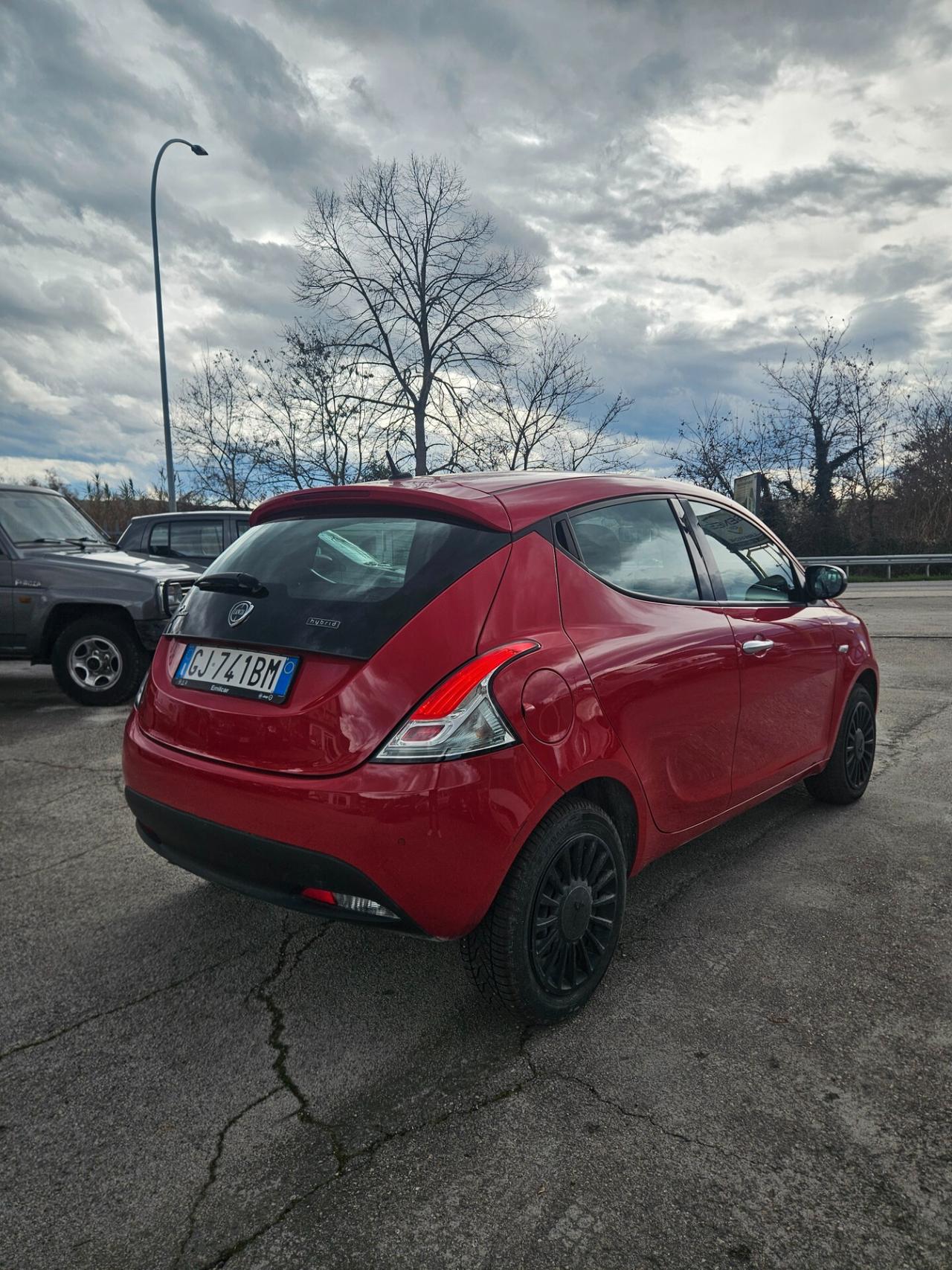 Lancia Ypsilon 1.0 FireFly 5 porte S&S Hybrid Silver
