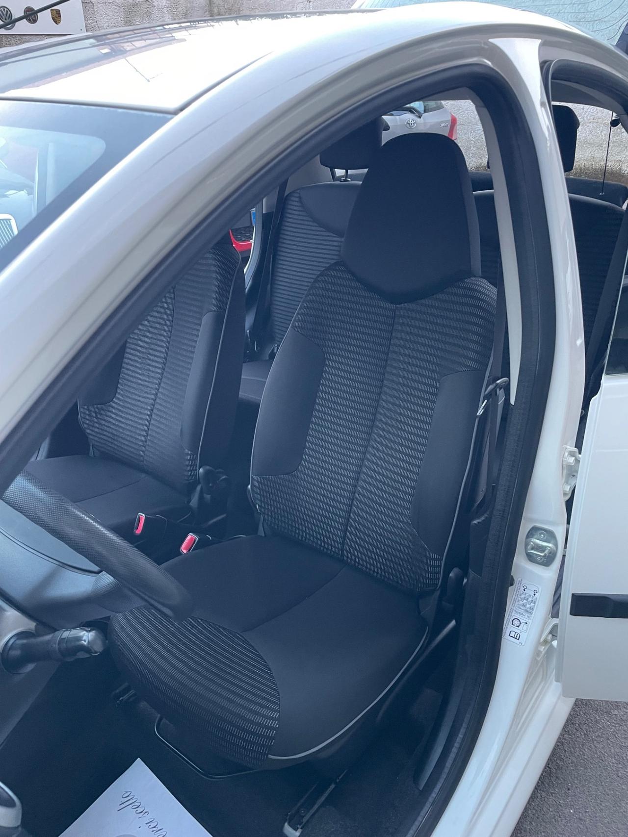 Peugeot 107 1.0 68CV 5p. Superga full optional dal nord Italia