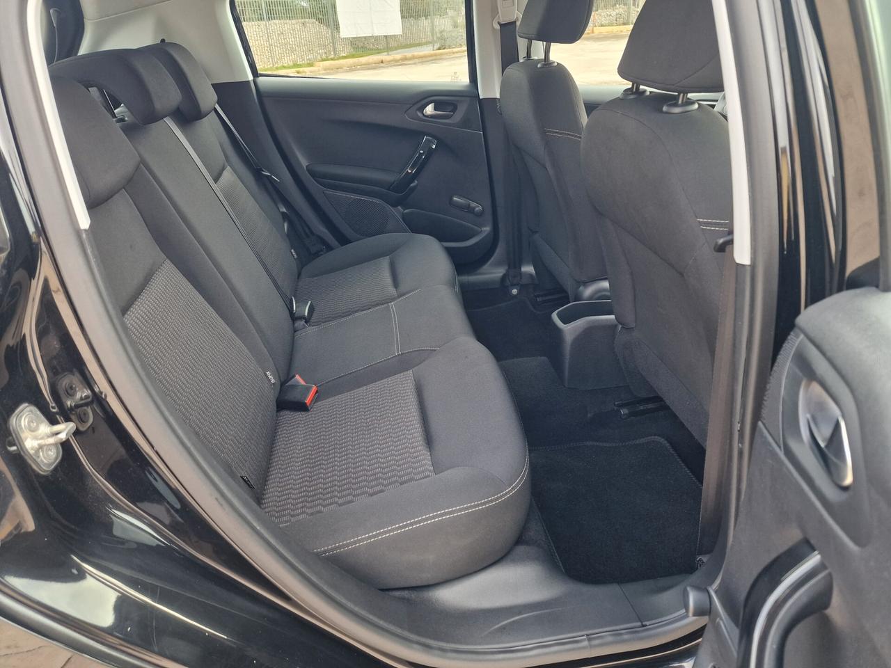 Peugeot 208 BlueHDi 75 5 porte